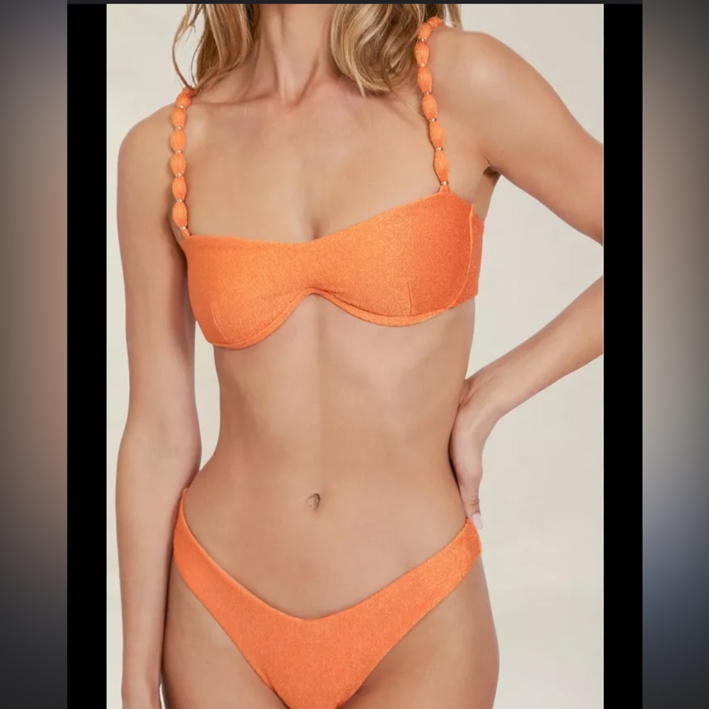 Devon Windsor swim 
Never worn 
Medium top
Large bottom